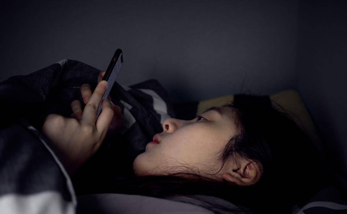 手机刷机是什么意思:不熬夜，早睡早起，是中年人最大的自律